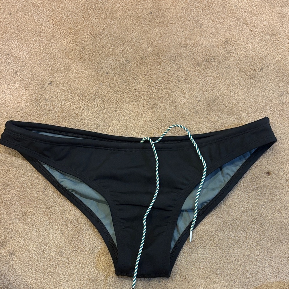 Jolyn Midl bottoms